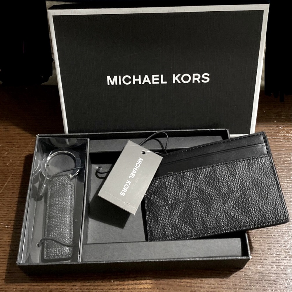 Michael Kors card case & key chain new in the box with price tag